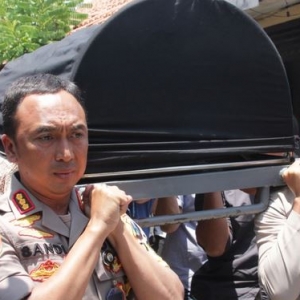 Kapolrestabes Surabaya Takziah